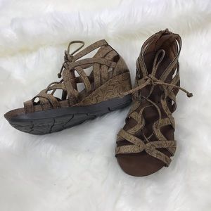 Corkys Boutique Lace Wedge size 7